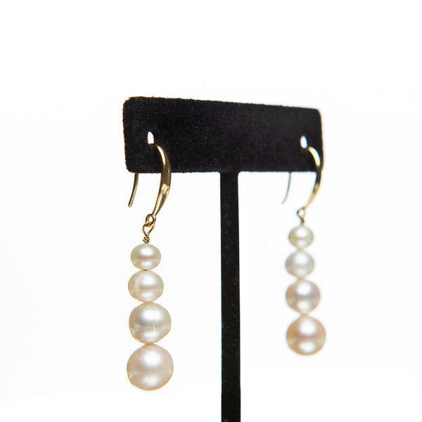 18k Gold Graduated Pearl Earrings