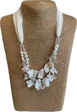 Ribbon pearl necklace