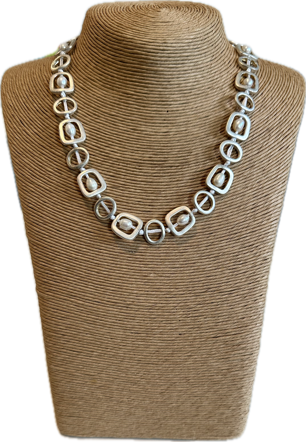 Pearl and square necklace