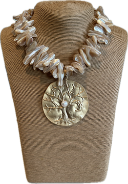 Medallion necklace