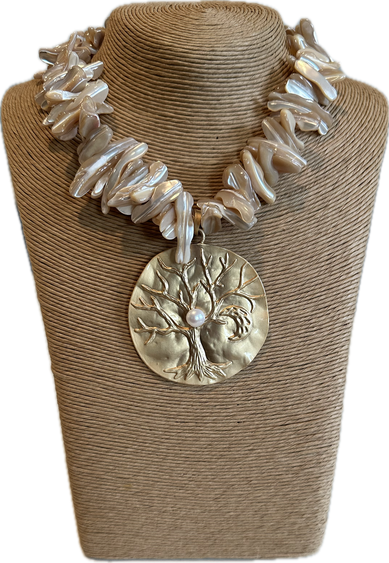 Medallion necklace