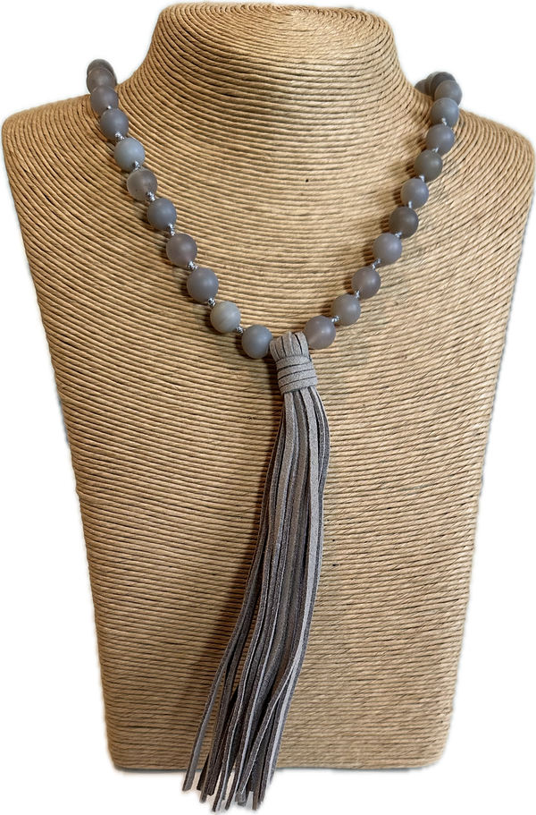 Tassel bead necklace