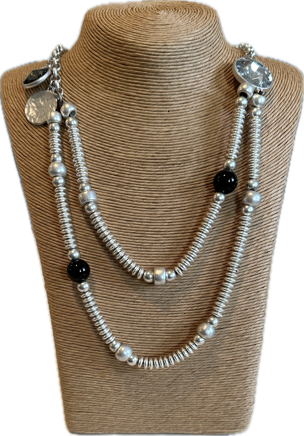 Metal necklace
