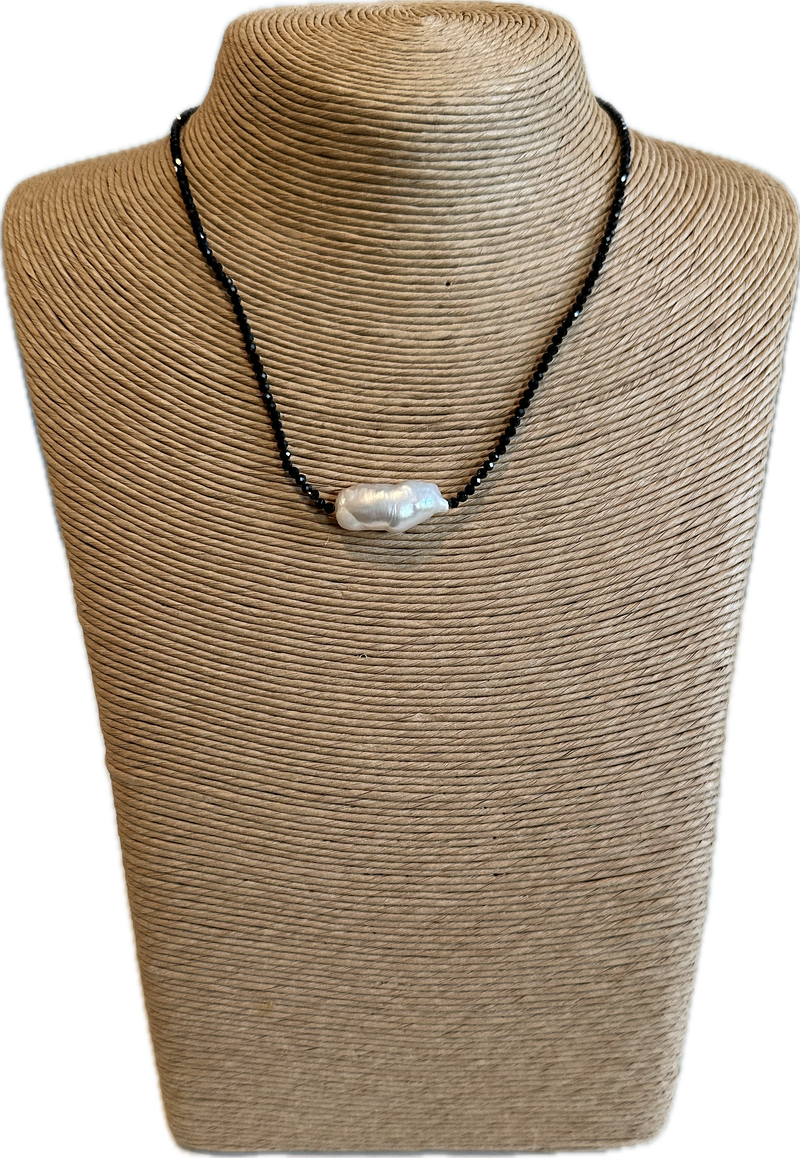 Single pearl on beads