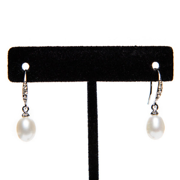 Classic Drop Pearl Earring